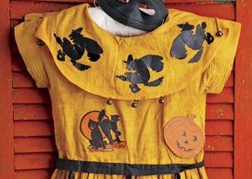 Vintage-Halloween-Costume-1