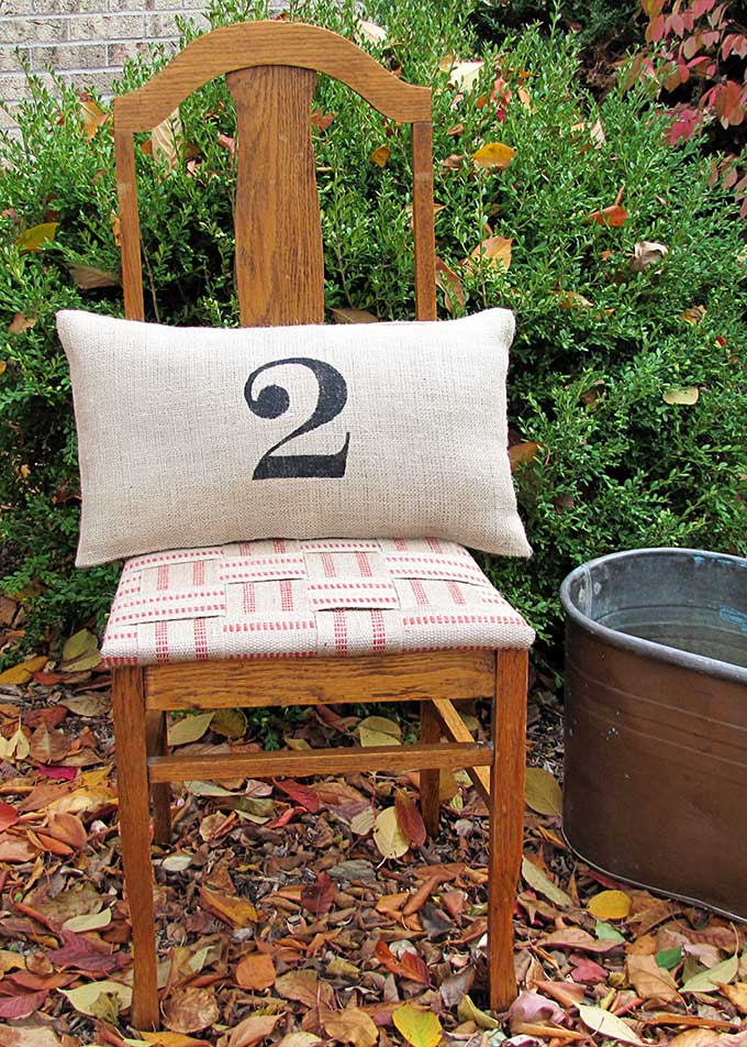 Quick and Easy way to give an old oak chair a farmhouse update! 