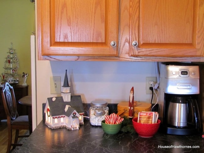 Kitchen Christmas decorations.