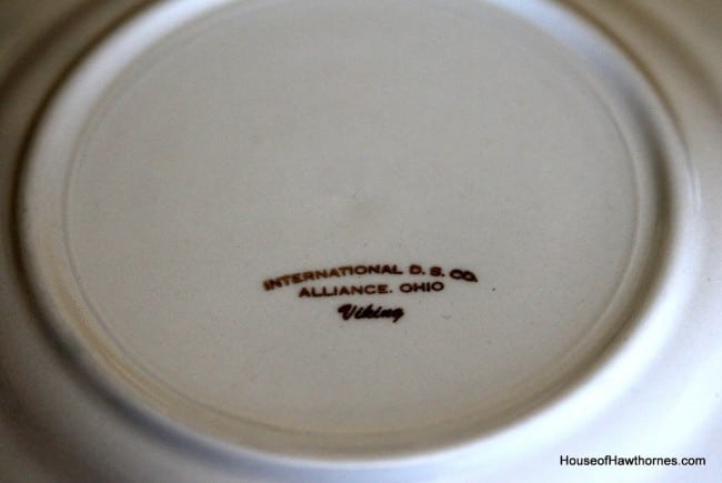 Marking on the back of International D.S. Co.'s Viking golden wheat patterned dinnerware.