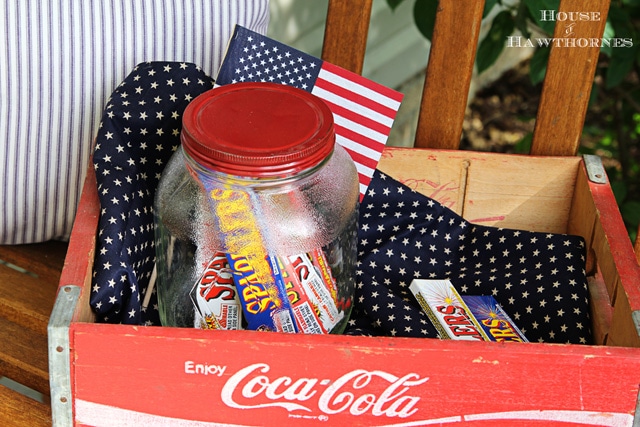 Patriotic porch decor for the 4th of July or Memorial Day. Lots of inspiration for your outdoor summer decorating. 