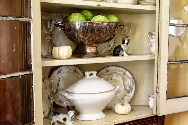 Fall home decor with a vintage flair @ houseofhawthornes.com