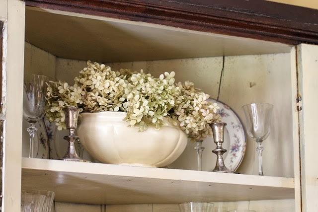 Fall home decor with a vintage flair @ houseofhawthornes.com