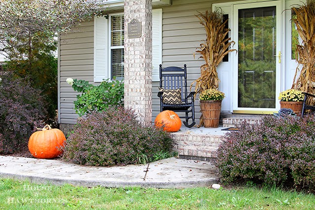 Giant pumpkins for fall decor @ houseofhawthornes.com