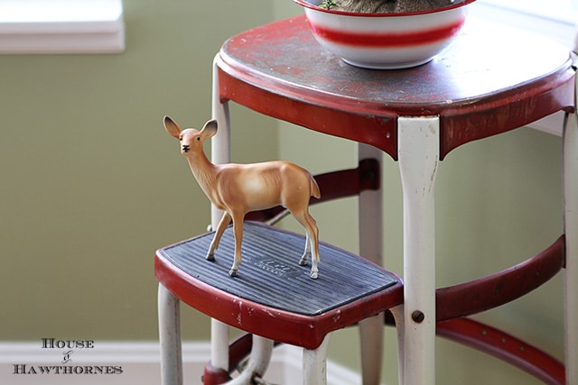 Using vintage Christmas deer in your holiday decor