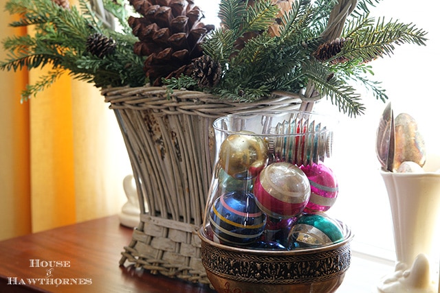 How to decorate with fun vintage Christmas decor this year including Shiny Brites, blow molds and other classic retro holiday decor. Cute ideas!