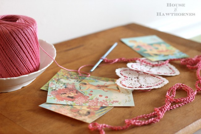 Easy to make DIY vintage Valentine garland for a romantic look for your Valentine's Day decor. Easy to make DIY vintage Valentine garland for a romantic look for your Valentine's Day decor.