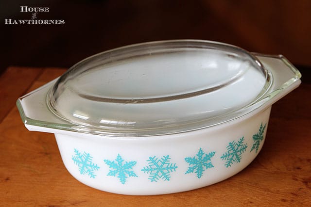 Snowflake Pyrex Casserole Bowl 