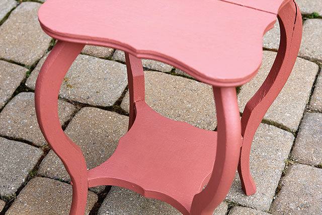 Using aqua and coral on the outdoor patio - from houseofhawthornes.com Using aqua and coral on the outdoor patio - from houseofhawthornes.com