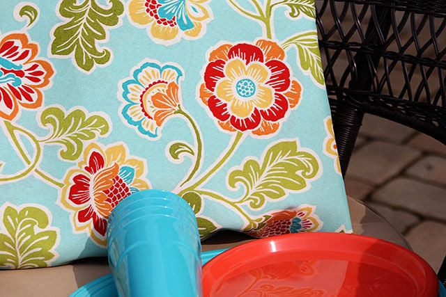 Using aqua and coral on the outdoor patio - from houseofhawthornes.com Using aqua and coral on the outdoor patio - from houseofhawthornes.com
