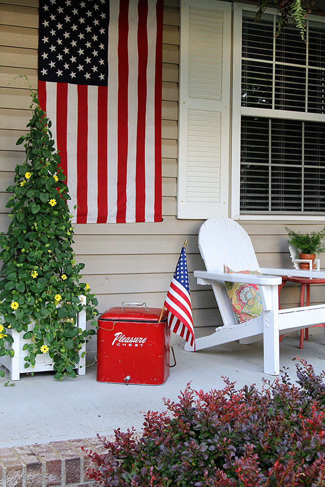 Patriotic home tour at House Of Hawthornes - patriotic porch