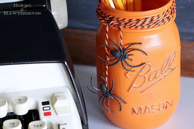 Halloween Painted Mason Jar Craft - a fun five minute craft for fall. via houseofhawthornes.com