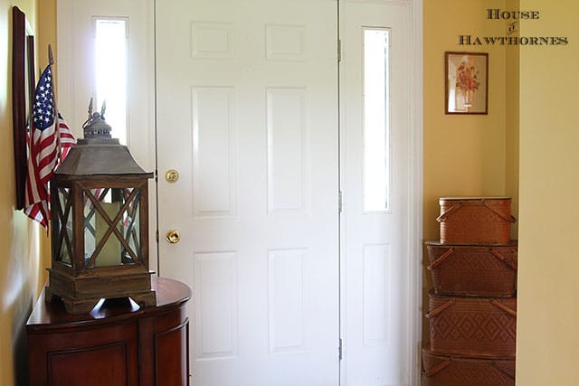 An eclectic vintage entryway via houseofhawthornes.com