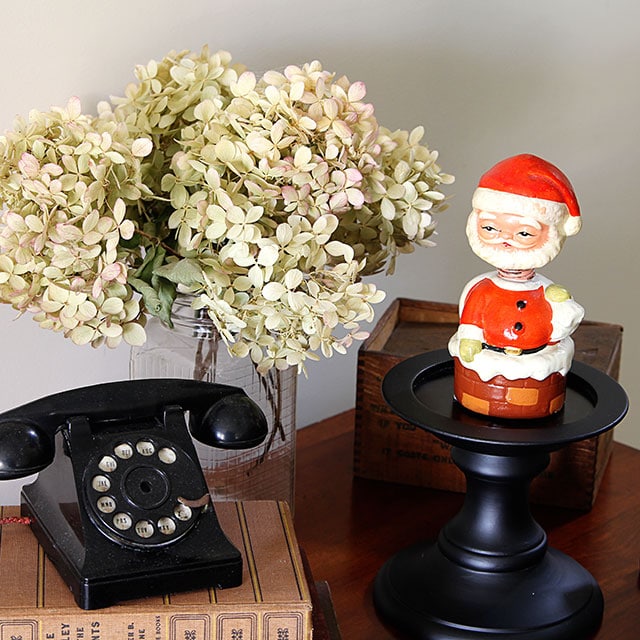 A holiday house tour with lots of Christmas decorating ideas, including many vintage Christmas decorations and easy DIY projects. via houseofhawthornes.com A holiday house tour with lots of Christmas decorating ideas, including many vintage Christmas decorations and easy DIY projects. via houseofhawthornes.com