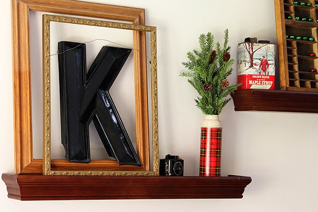 A holiday house tour with lots of Christmas decorating ideas, including many vintage Christmas decorations and easy DIY projects. via houseofhawthornes.com A holiday house tour with lots of Christmas decorating ideas, including many vintage Christmas decorations and easy DIY projects. via houseofhawthornes.com