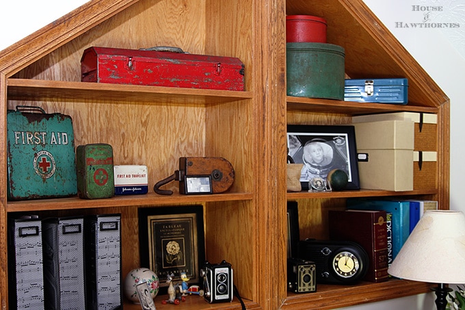 Farmhouse storage ideas to give you the farmhouse look and organize your life at the same time. Vintage suitcases, picnic baskets, toolboxes and more.