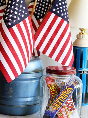 Quick and easy 4th Of July decorations using simple items you can find at the grocery store. Great patriotic DIY home decor and party ideas for the Fourth.