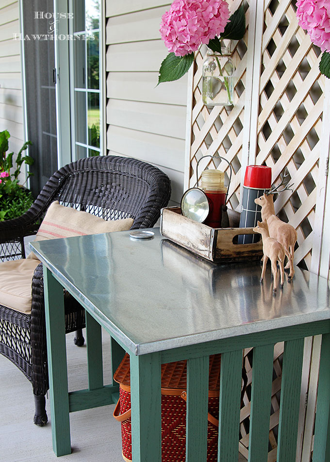 Summer back porch decorating ideas with an eclectic style. Easy DIY and decor inspiration for your porch or patio this summer.