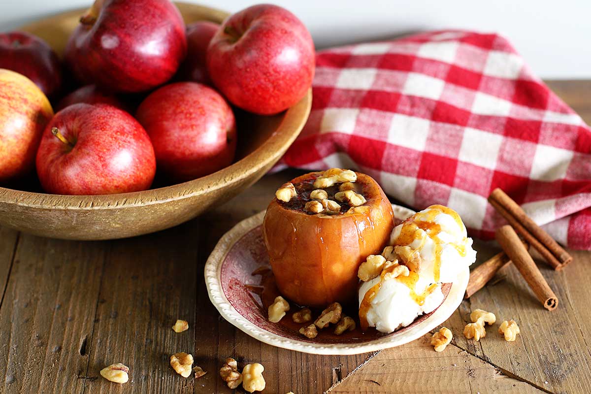 BEST crock pot baked apple recipe