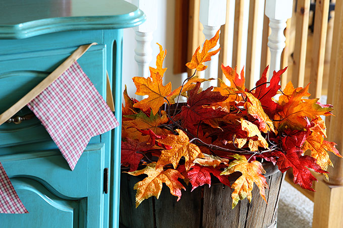 A fall home decor tour to give you inspiration and ideas for decorating your own home for autumn. 28 blogs included with lots of inexpensive fun ideas!