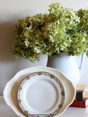 Where to find inexpensive dinnerware for the holidays. You don't need to spend an arm and a leg to set a nice table.