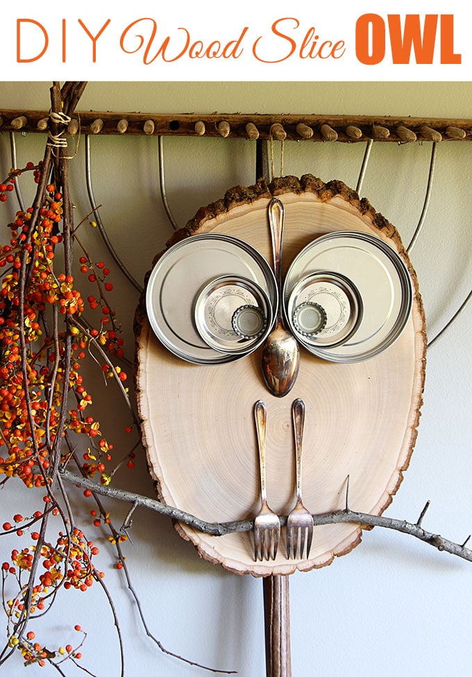What a hoot! This adorable owl is a super QUICK and EASY DIY wood slice project for fall home decor or any time of the year. A ten minute craft for kids.