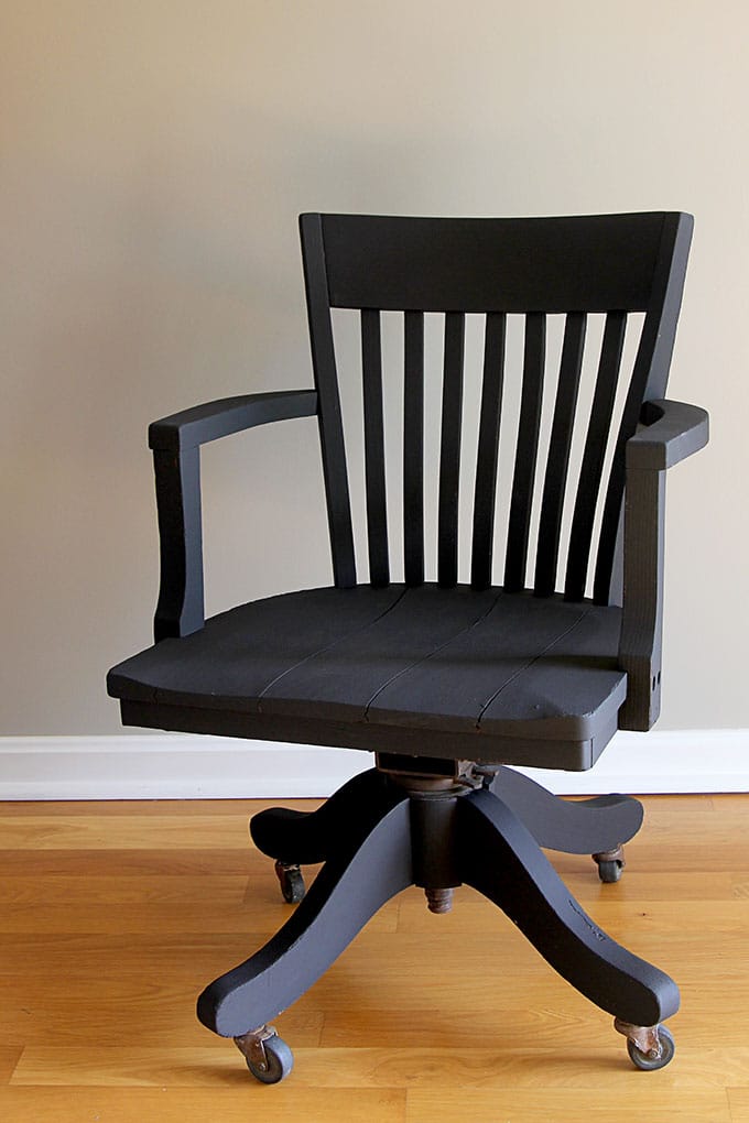 Breathing new life into an oak banker's chair with chalk paint and a stencil. A simple DIY project that saved this tired yard sale find from an early death.