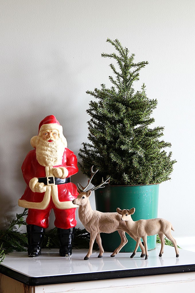 This nostalgic Christmas breakfast room is a great example of how to use vintage Christmas decor in your home without it looking like your grandma's house!