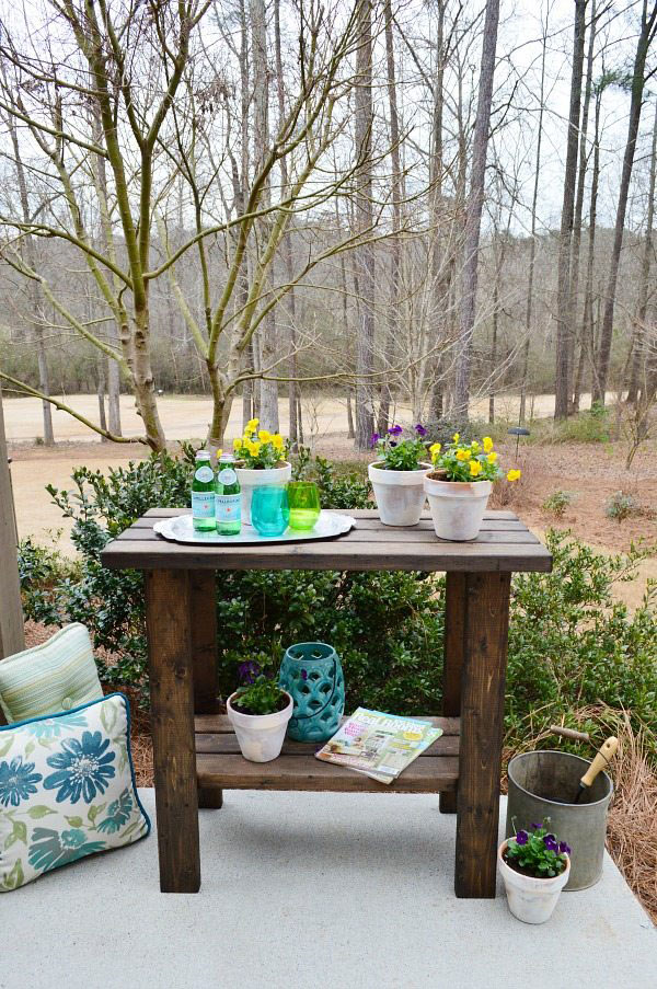 10+ inexpensive and inspiring DIY potting bench ideas to get you in the mood for spring gardening. They could also be used as a serving station on your porch, deck or patio.