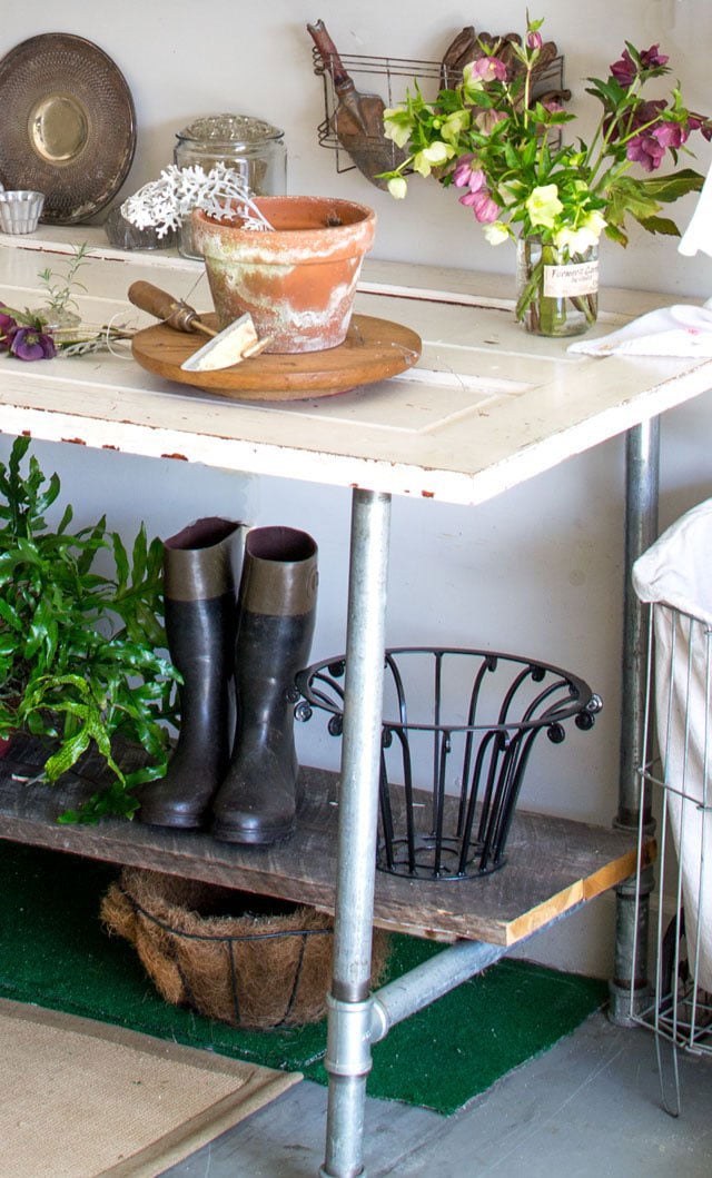 10+ inexpensive and inspiring DIY potting bench ideas to get you in the mood for spring gardening. They could also be used as a serving station on your porch, deck or patio.