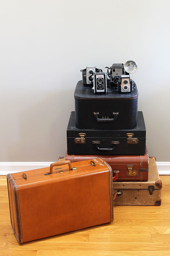 Tips for cleaning and deodorizing a vintage suitcase. Or any suitcase for that matter. Normally I'm a sniff it before I buy it kind of person, but occasionally you end up with a stinky one.