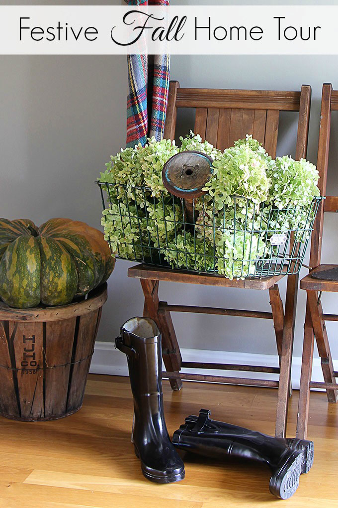 LOTS of fun fall home decor inspiration, including quick and easy ideas for fall decor in the entryway using hydrangeas, pumpkins and thrift store finds.