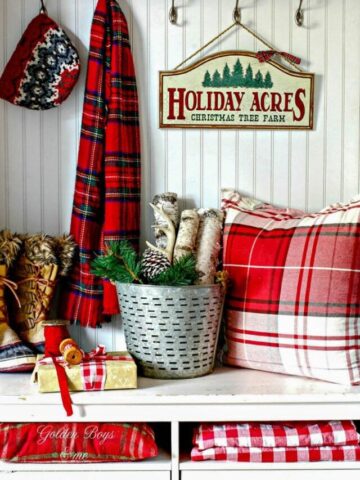 cropped-plaid-christmas-decor-entry.jpg