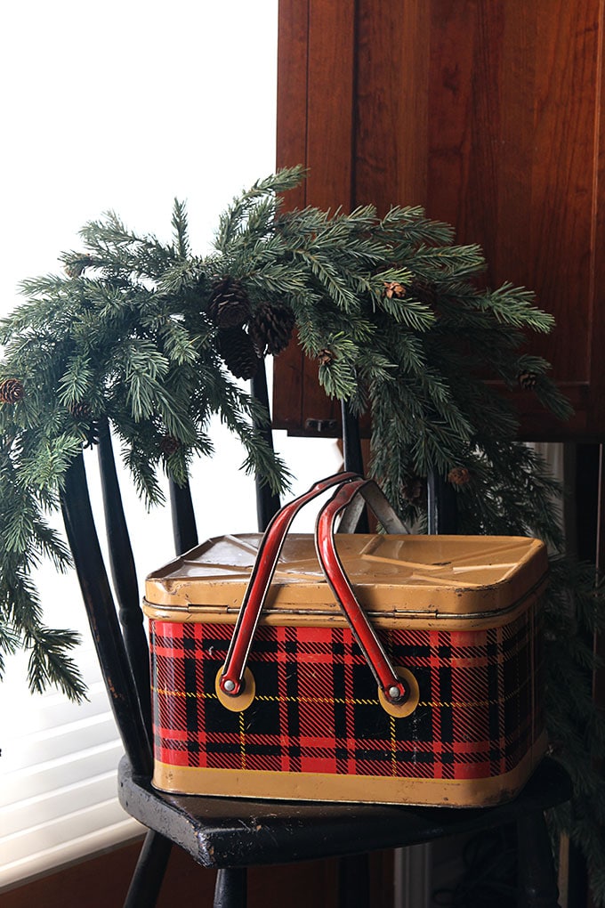 Vintage plaid Nesco picnic basket