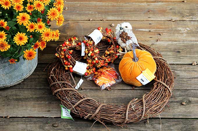 How to make fall wreaths for your front door.