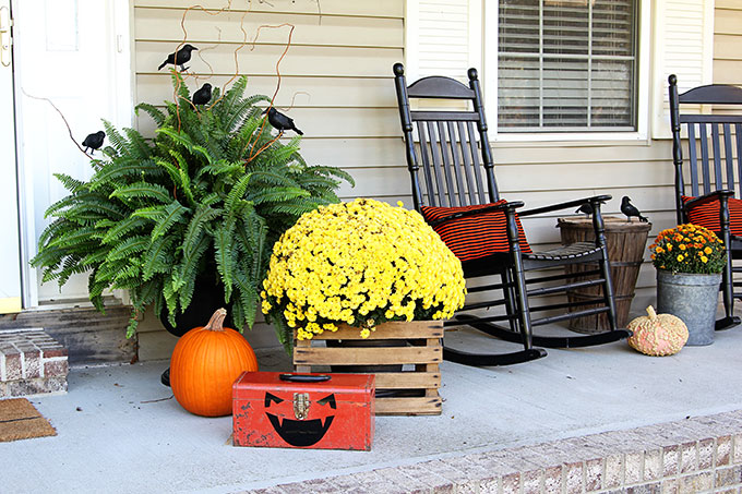 Halloween Porch Decorations - House of Hawthornes