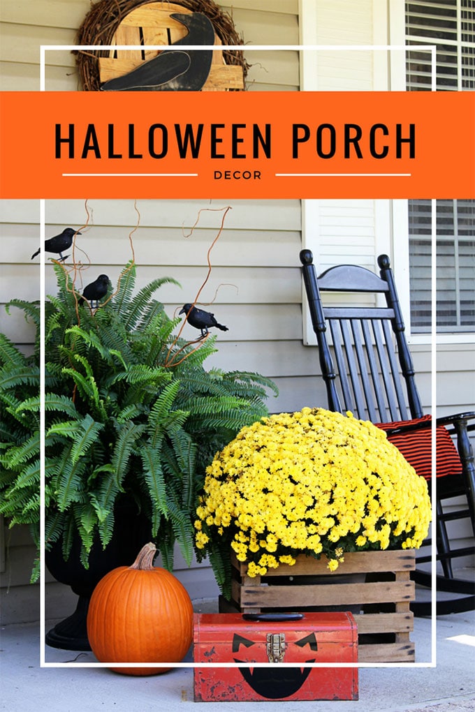 Quick & Easy Halloween porch decorations to transform your fall porch into a Halloween porch without a lot of super spooky stuff.