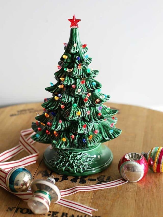 VINTAGE CHRISTMAS DECORATIONS |  FOR A FESTIVE RETRO HOLIDAY