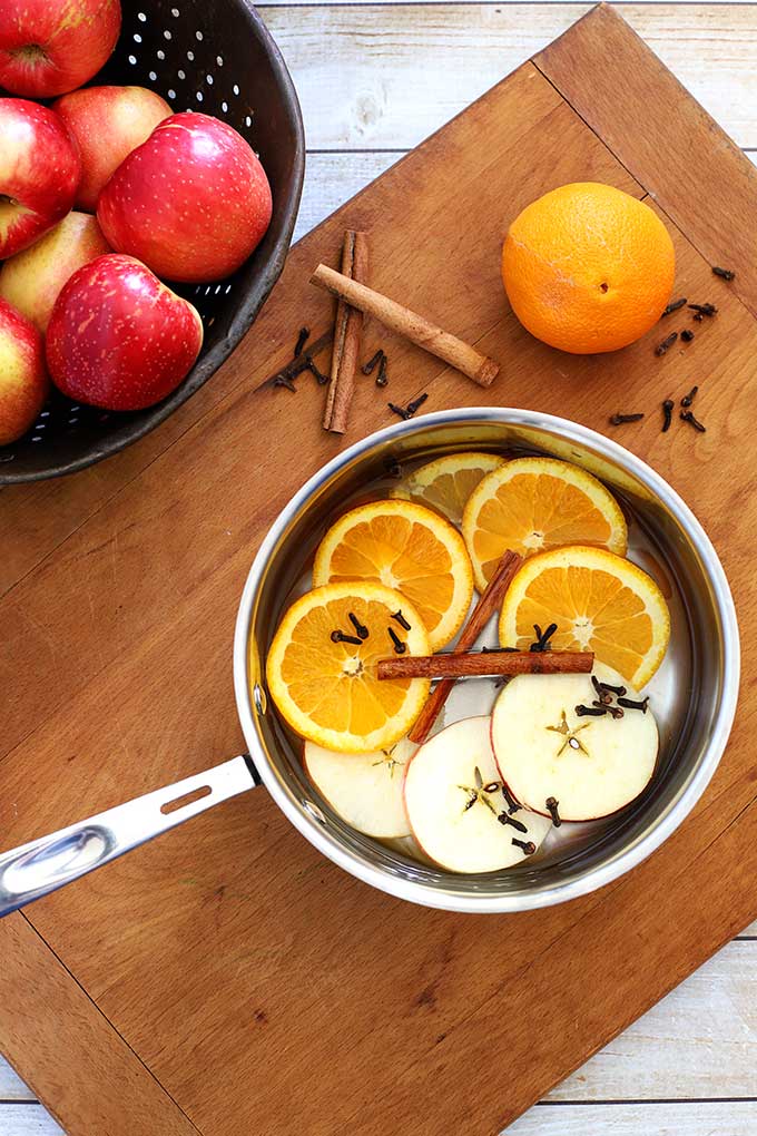 Easy stovetop potpourri for fall 