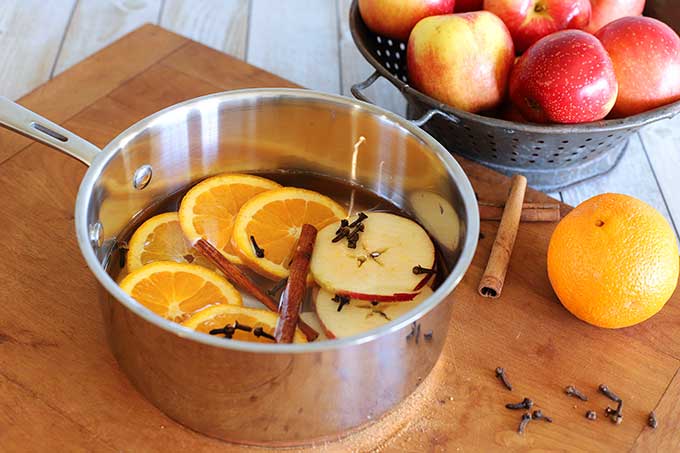 DIY Natural Simmering Potpourri - SIMPLE DECORATING TIPS