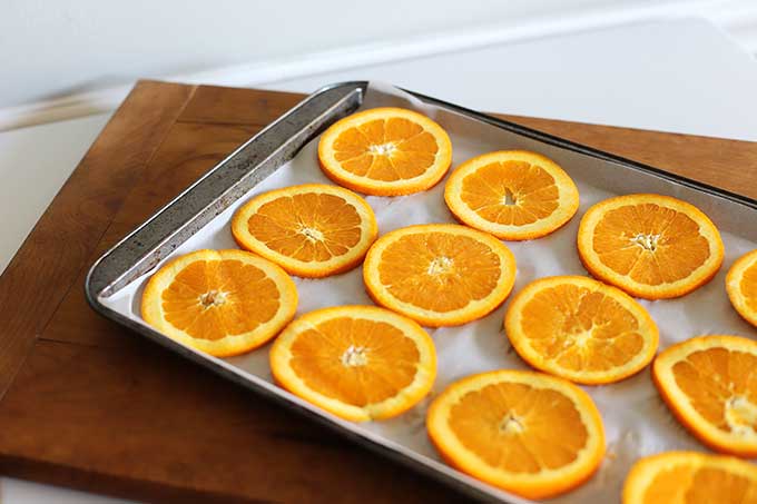 Drying oranges in the oven