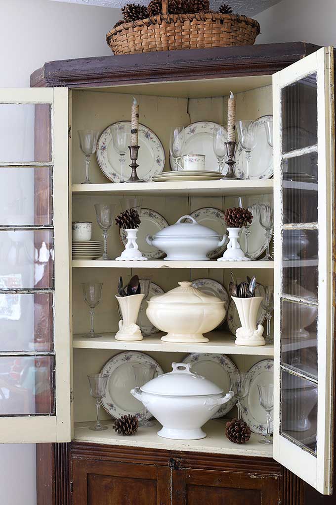 Decorative hutch cabinet deals