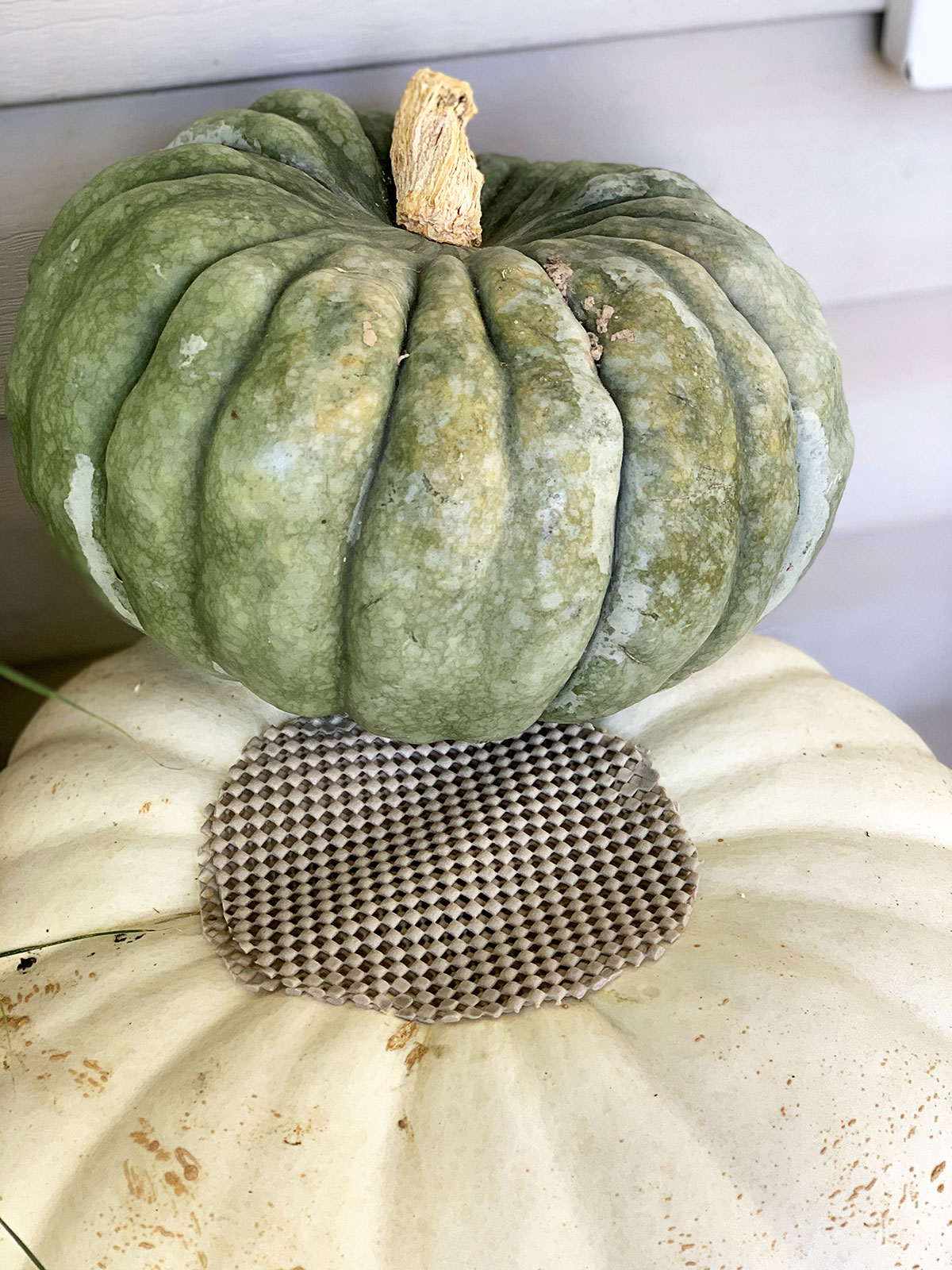 how to stack pumpkins