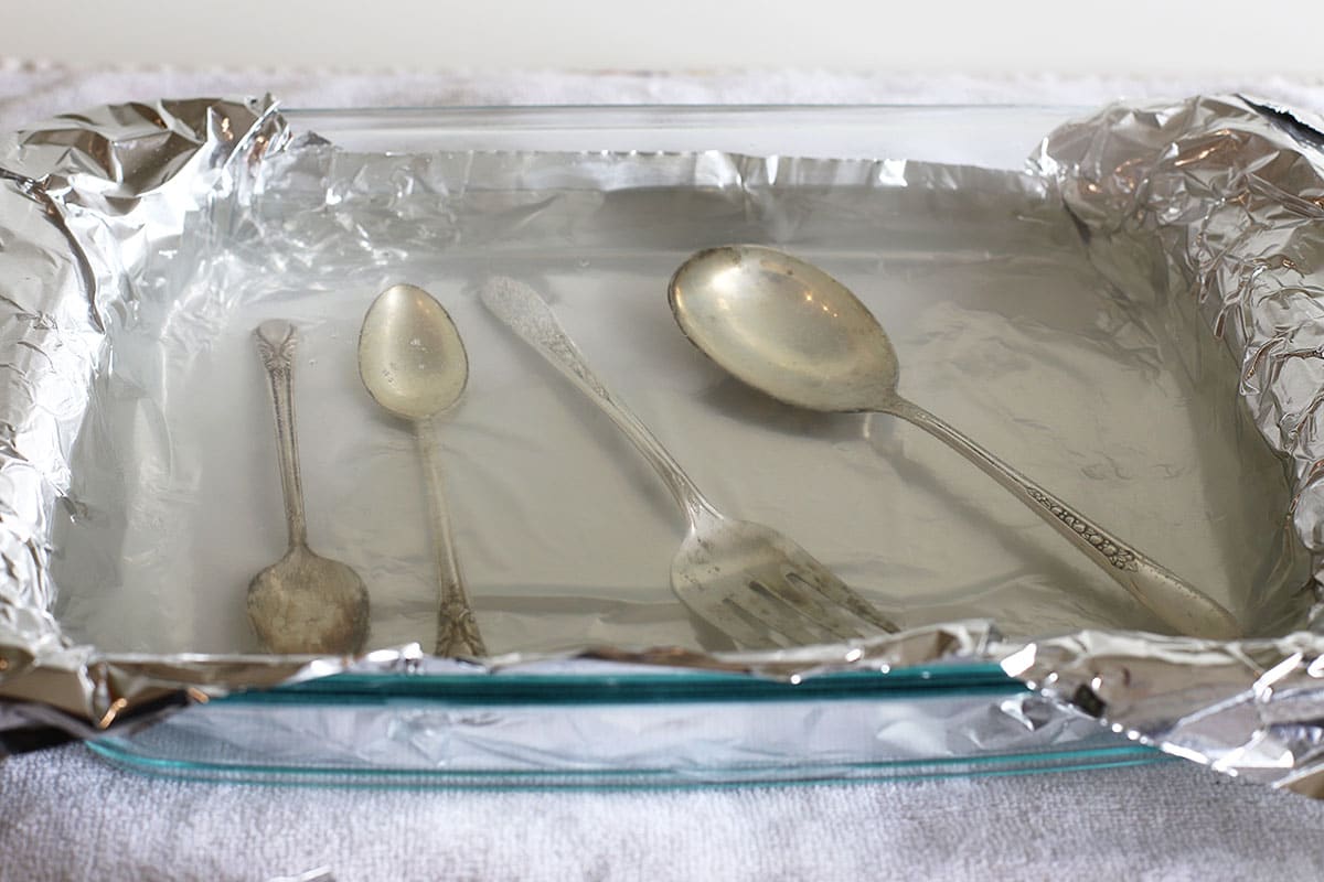 soaking silverware in baking soda water