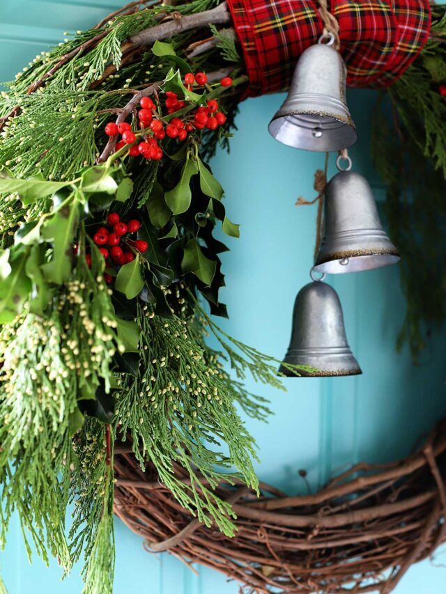 HOMEMADE WINTER WREATH WITH FRESH EVERGREENS STORY