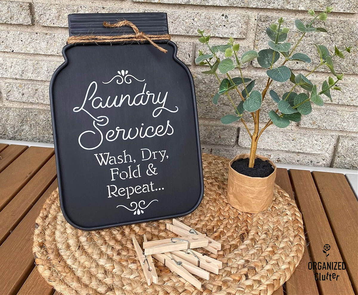 Chalkboard sign used in the laundry room.