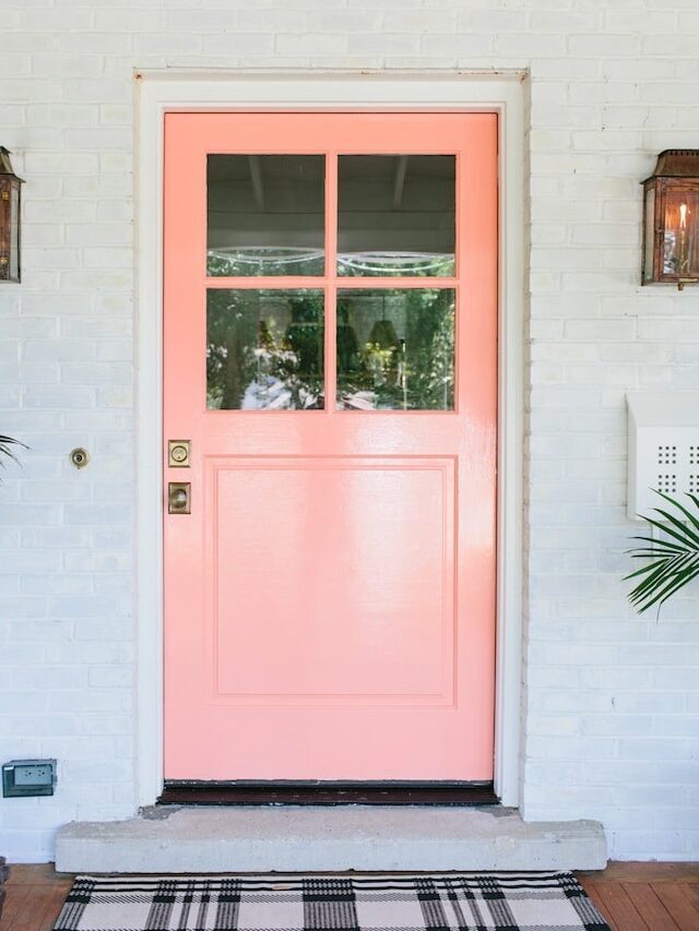 HOW TO EASILY PAINT YOUR FRONT DOOR