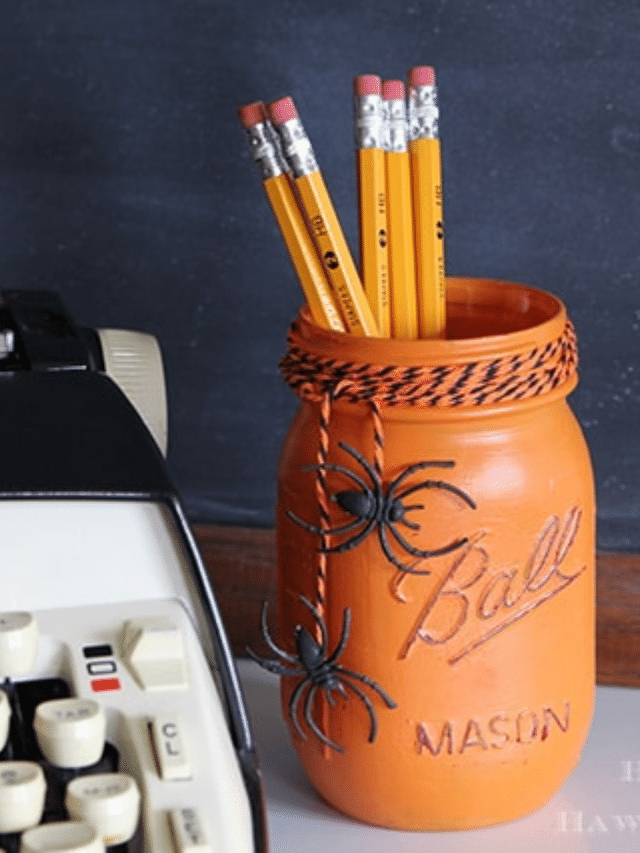 PAINTED MASON JAR HALLOWEEN CRAFT story