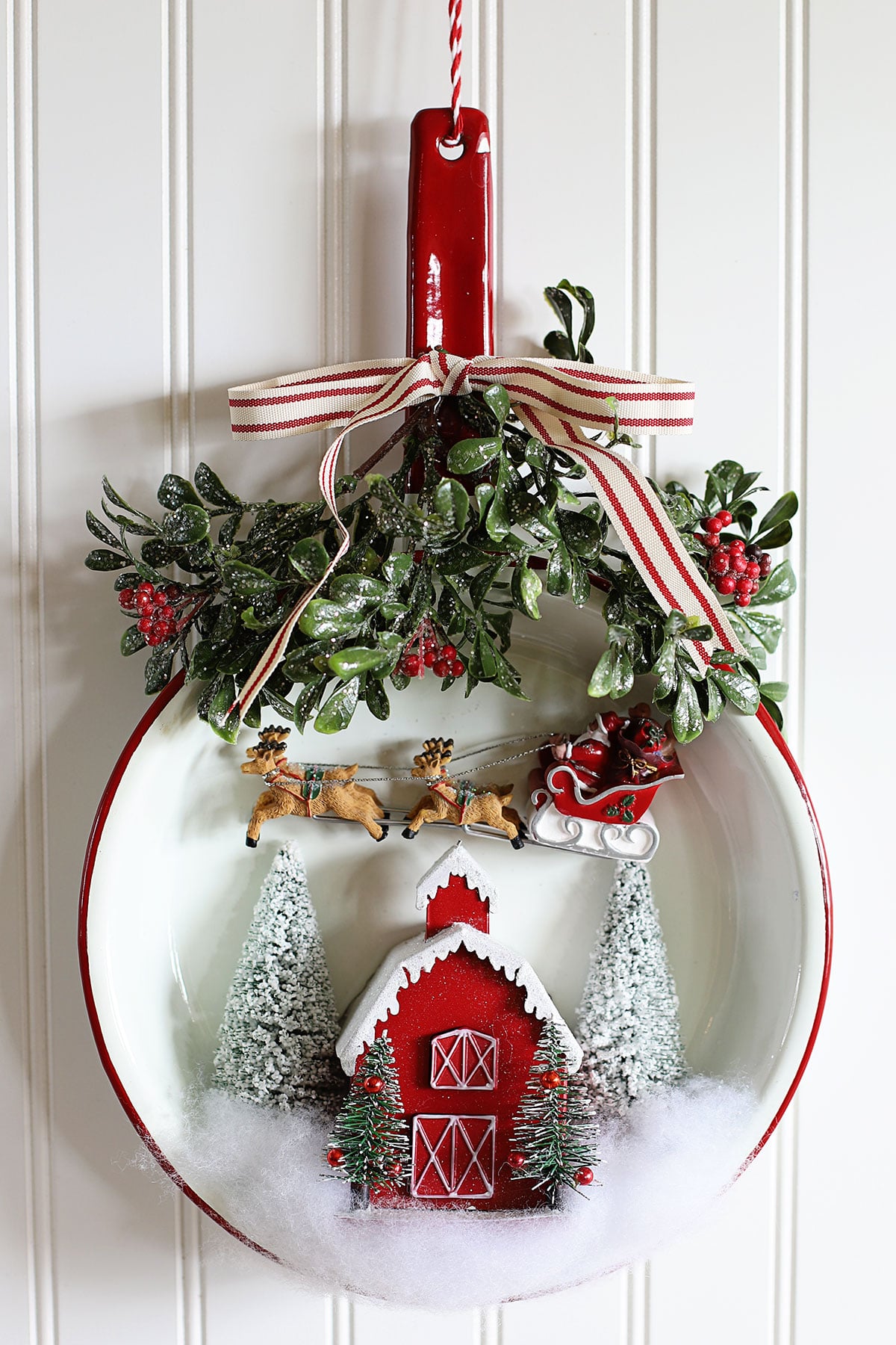 Upcycled Christmas Decor Wall Hanging - House of Hawthornes