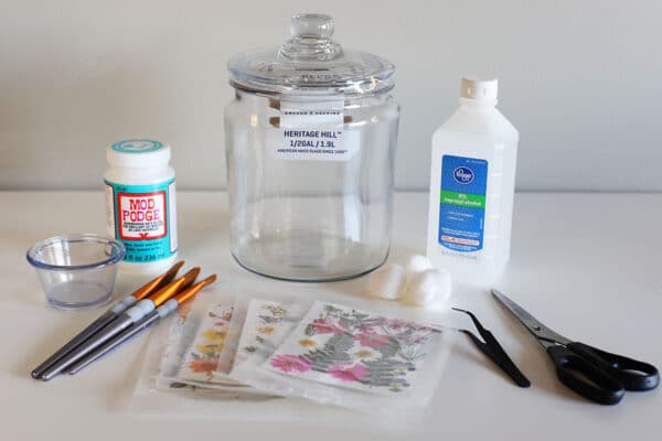 Supplies needed for this pressed flower craft.
